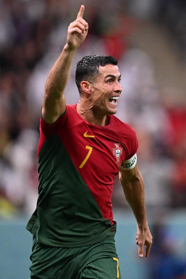 马塞洛儿子恩佐代表皇马在青年欧冠首秀，马塞洛在场边见证（恩佐代表皇马完成青年欧冠首秀，马塞洛场边观战）