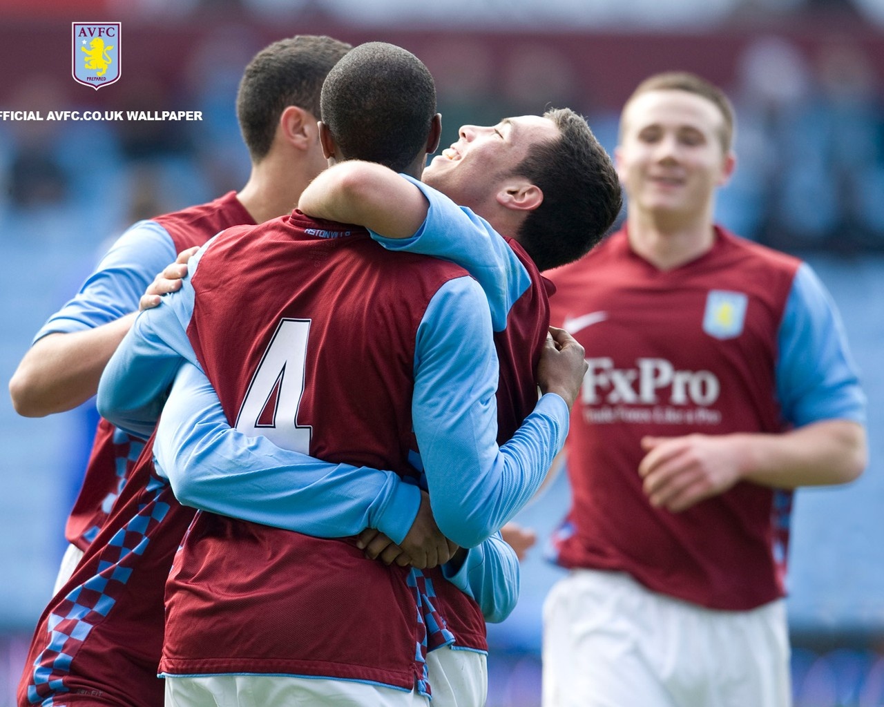 中超半场：阿奇姆彭破门，恩里克扳平，河南1-1云南玉昆（半场战报：阿奇姆彭先拔头筹，恩里克回敬，河南暂1-1云南玉昆）