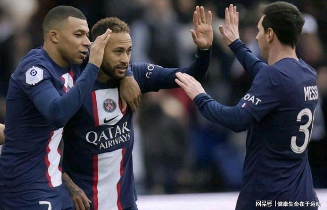 刘若钒本赛季从三镇自由身加盟海港，贡献5球6助攻