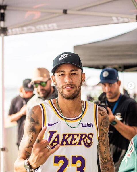 如何评价哈维·阿隆索的球员生涯，他的表现怎么样？