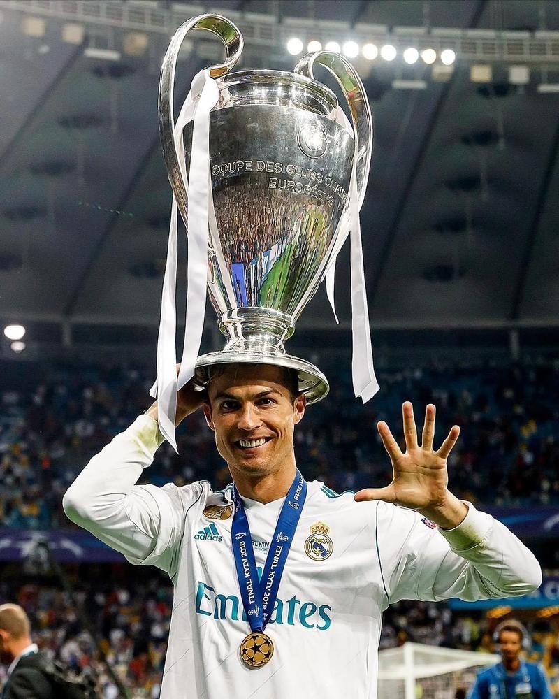 库尼亚：我在巴西队帮助球队组织进攻，但我也可以踢伪9号（库尼亚：在巴西队我承担进攻组织，同样能胜任伪9号）