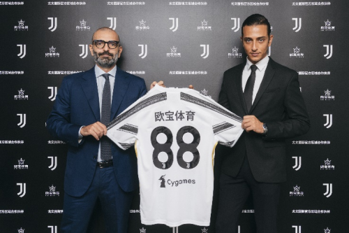 球迷比赛期间骂尤文踢得太烂，斯帕莱蒂回击：你们想怎样？