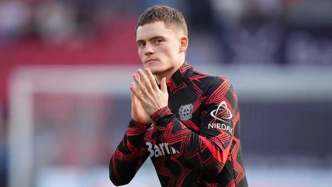 拜仁慕尼黑客场大胜沙尔克04