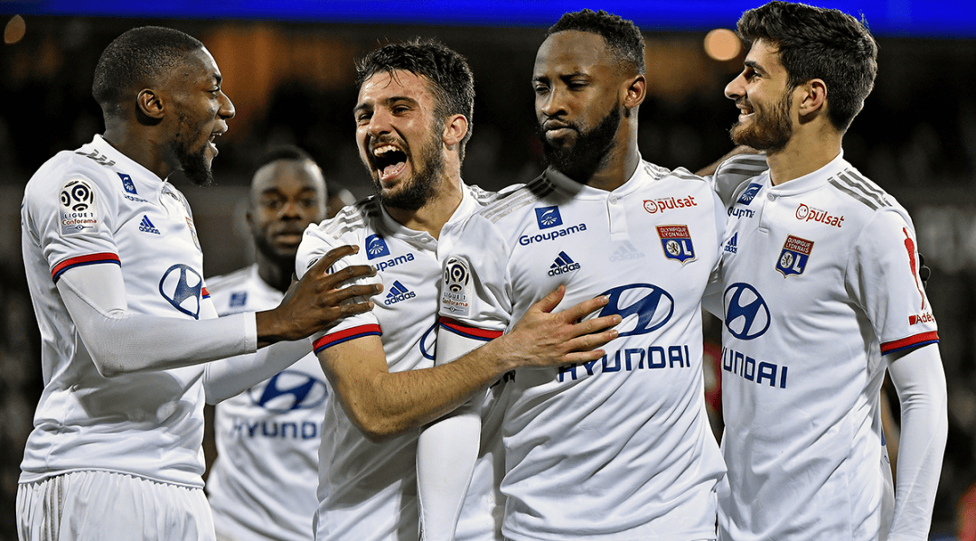 杜兰特关键补篮赢得比赛