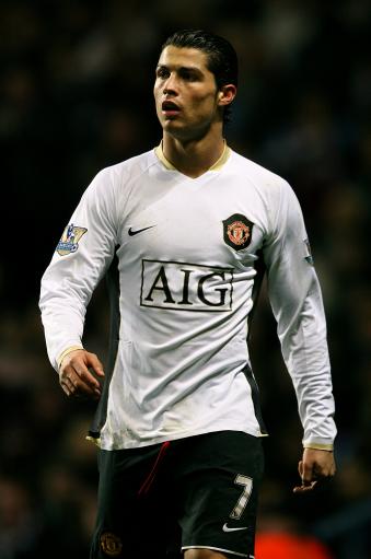 高清：西甲皇马3-0 姆巴佩一条龙+世界波（高清：西甲-皇马3-0告捷 姆巴佩长途奔袭+世界波破门）